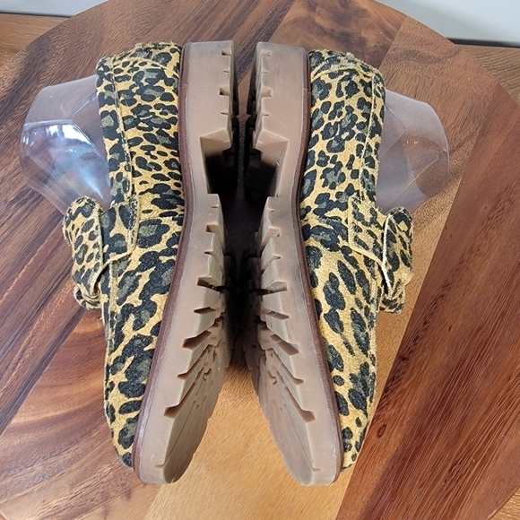 Lucky Brand Tamio Leopard Print Suede Flat Loafer in Inca Gold Size 7.5 - Picture 9 of 16